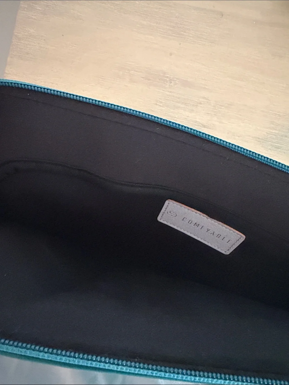 Green Leather Laptop Sleeve with Zip Closure